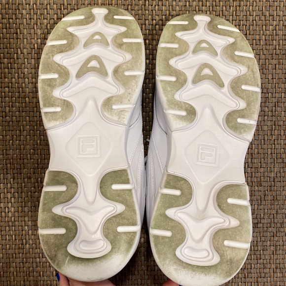 Fila 9.5 White Tennis Shoes - Picture 10 of 10